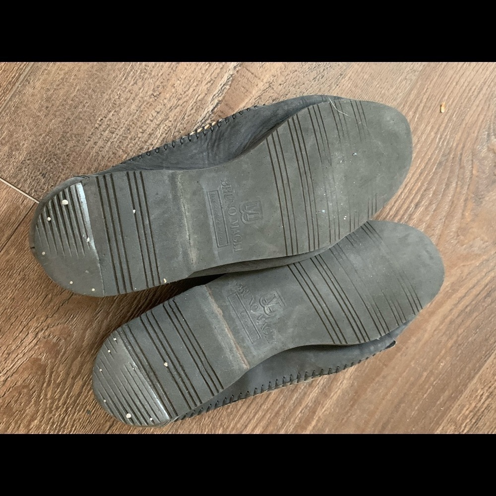 Shoes - Picture 6 of 7